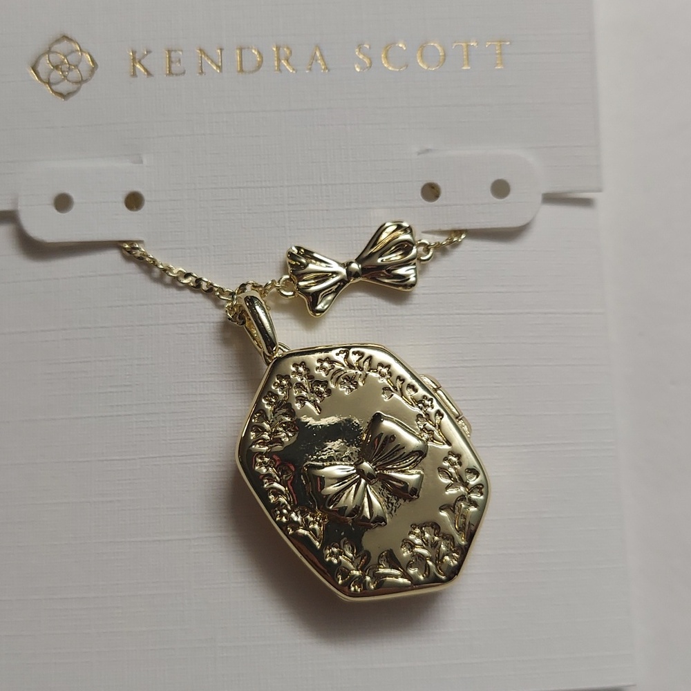 NWT Kendra Scott Love Shack Fancy Locket Gold Floral Pendant Necklace - Picture 3 of 12